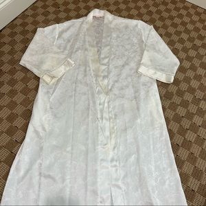 Oscar De La Renta White Satin Long Robe